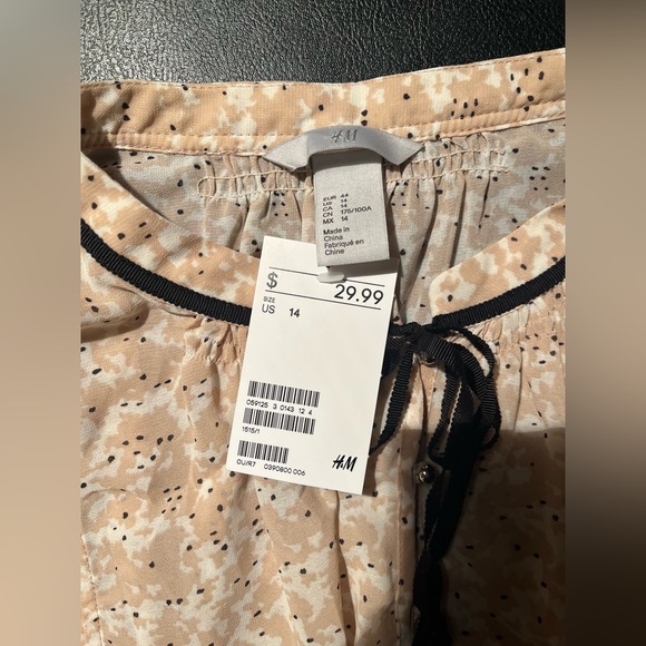 H&M NWT Women’s size 14 sleeveless blouse - Picture 5 of 6